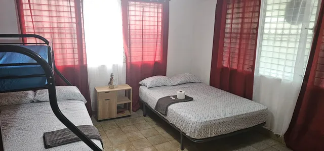 Cuartos independientes con baño privado