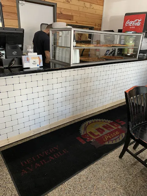 Islands Pizza Tavern