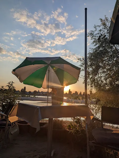 Zur Rheinfähre Nordheim