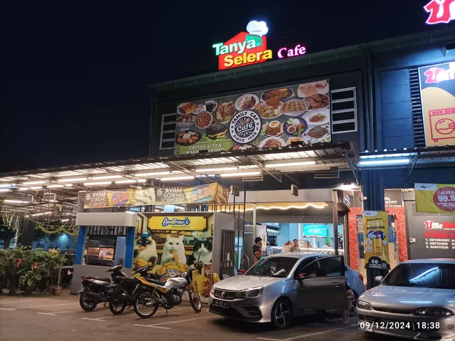 Family Cafe/ Caffeine Cave