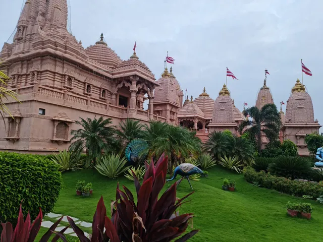 Nilkanth Yatrik Bhuvan