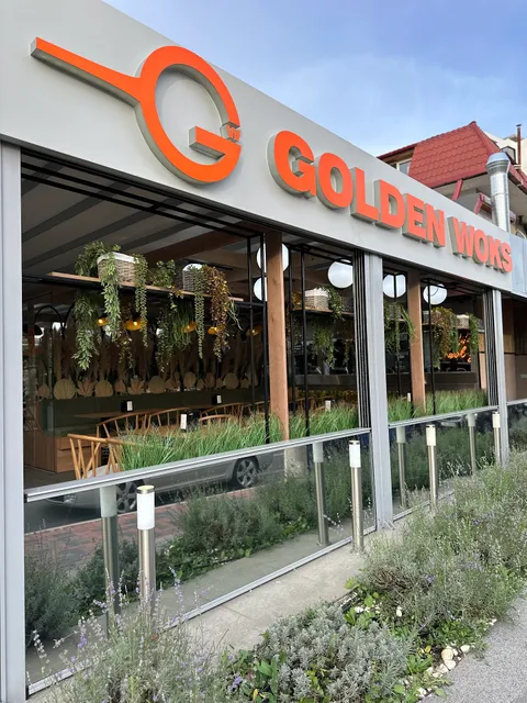 Golden Woks chinese food