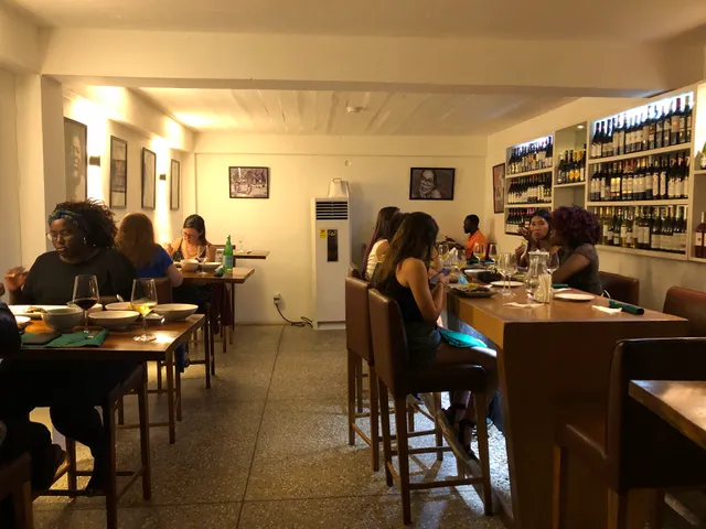 Sai Wine & Champagne Café