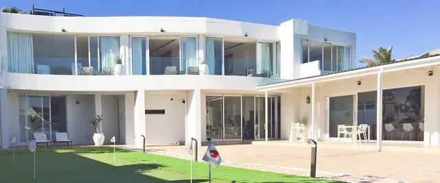 Peach on Beach STAY KITE GOLF - Boutique Guesthouse & IKO Kitesurfing School