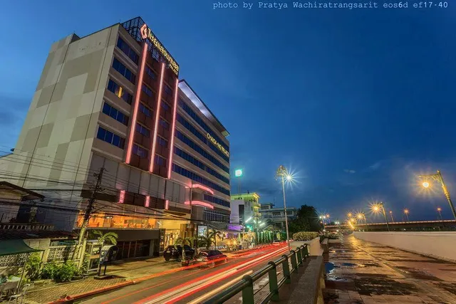 Chaisaeng Palace Hotel