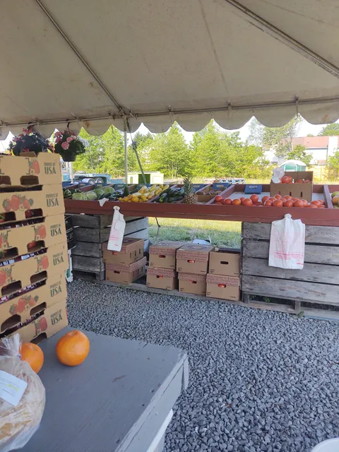 Musterfield farms fresh produce and fruits & Christmas trees