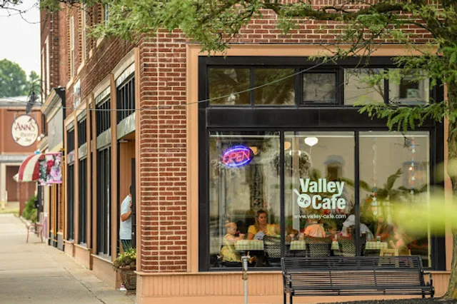 Valley Cafe Restaurant - Wadsworth