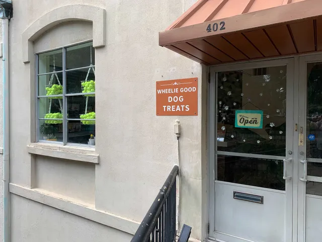 Wheelie Good Dog Treats