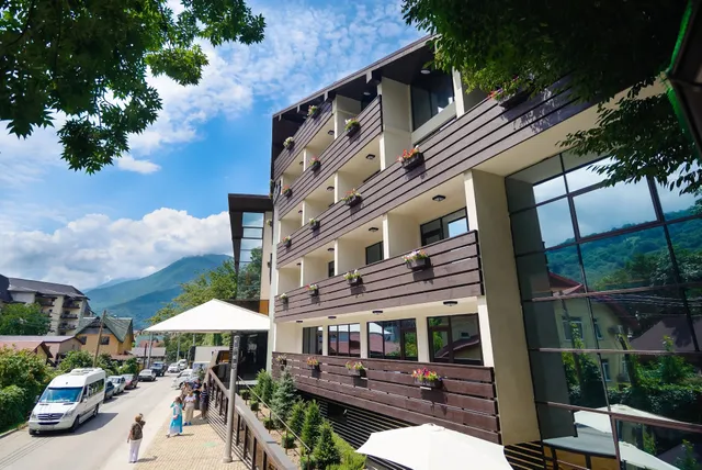 VILLA ADRIANO, отель