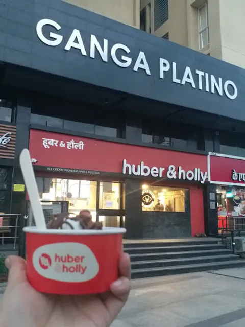 Huber & Holly Kharadi