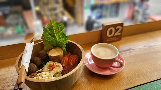IVEGAN SUPERSHOP HANG DIEU- HEALTHY PLANT-BASED CAFE