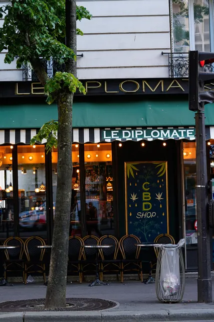 LE DIPLOMATE BAR BRASSERIE TABAC FDJ (vape et cbd shop)