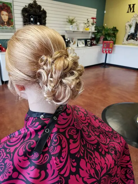 Mirror Mirror Salon & Barbershop