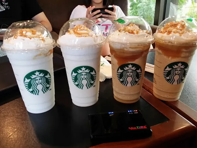 STARBUCKS Museum of Fine Arts Shop