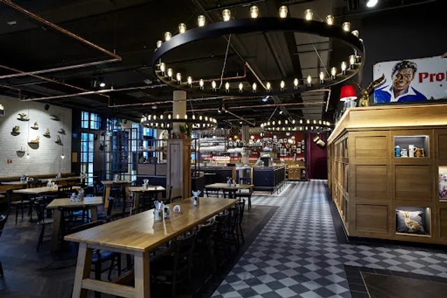 Henninger am Turm // Das Frankfurter Brauhaus