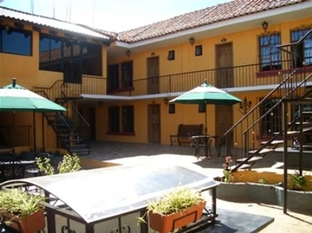 Hotel Temático Mision Colonial