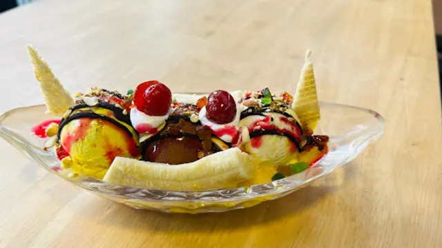 Cream Chills Ice Cream - Brahmand Lodha Amara