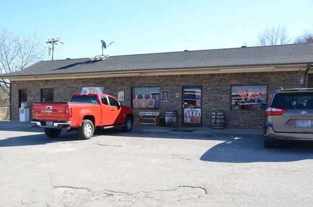 T J's Liquors & Wine