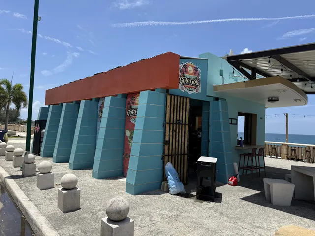 Gota Gota beach Bar & Grill