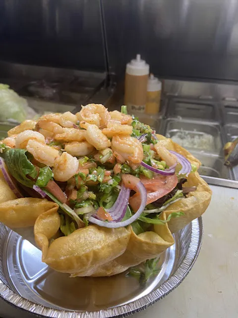 El Molcajete Bakery & Deli