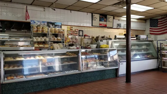 Neptune Bakery & Deli