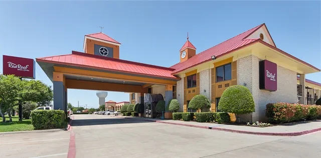 Red Roof PLUS+ Dallas - Addison