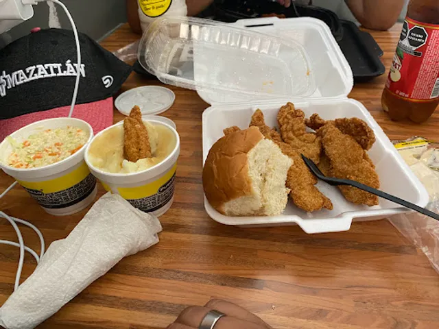 Pure Chicken Zona Dorada