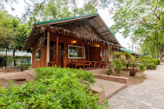 Varee Valley Resort & Restaurant