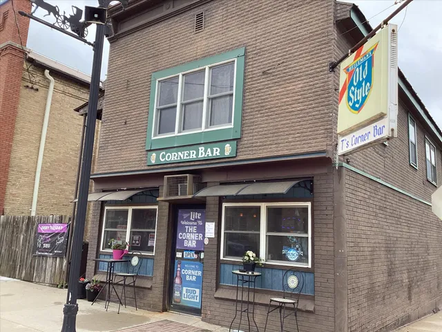 T’s Corner Bar