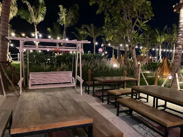 HotLicks Aloha, PIK 2