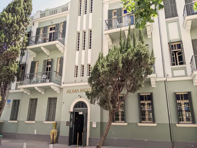 Alma Hotel