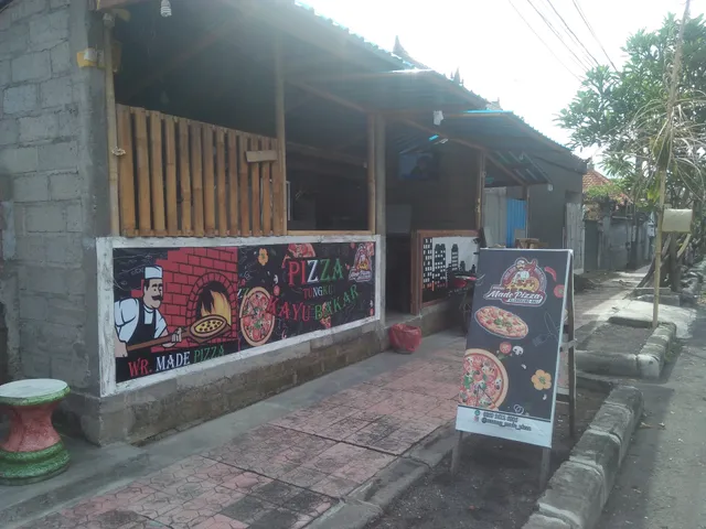 Warung Made Pizza