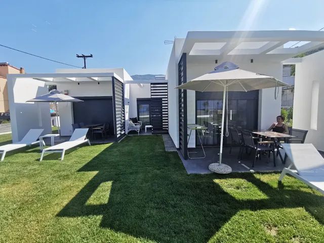 Ploumis Seaside Villas