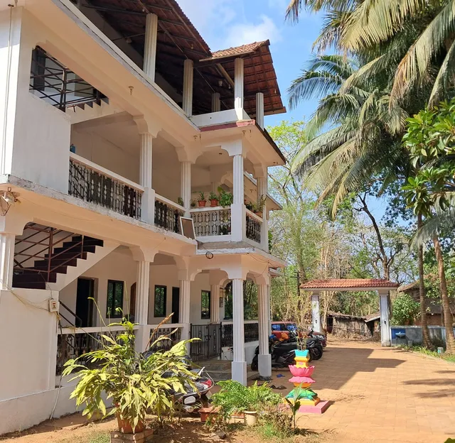 Mukund Sadan Guest House & Apartments. Best Guest house in arambol