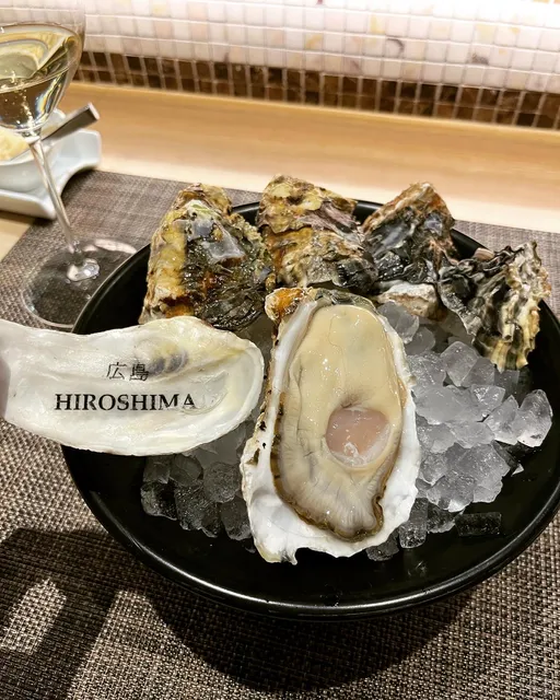 Vinoble Oysters & Wine