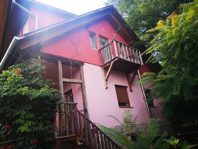 Gadányi Vendégház és Lovarda