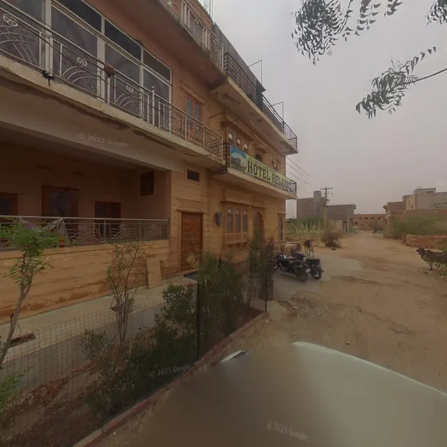 Hotel Gowardhan Palace