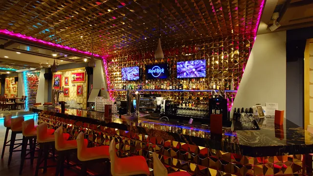 Hard Rock Cafe Valencia - City Center Rock Shop