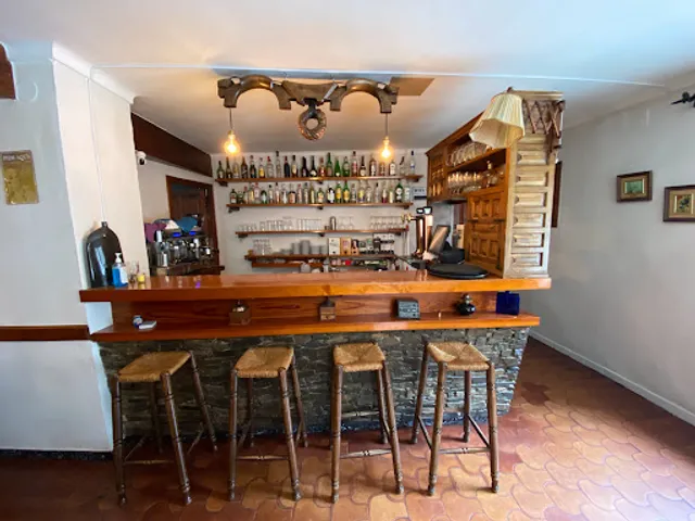 Hostal & Restaurant L´Esquella