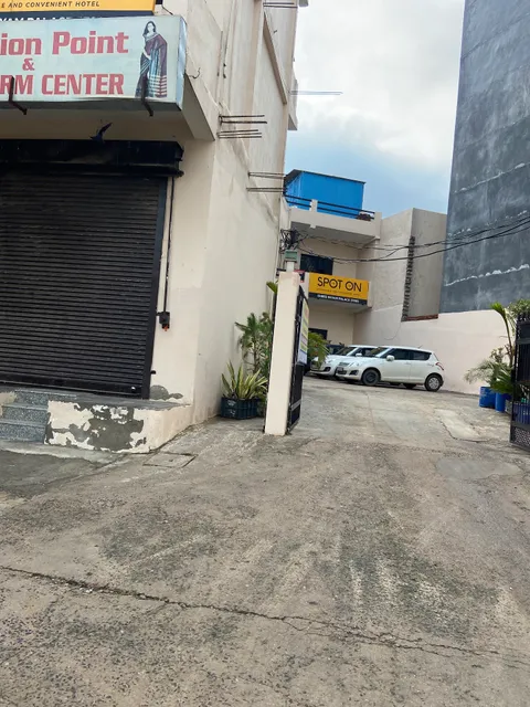 SPOT ON 37005 Shree Shyam Palace