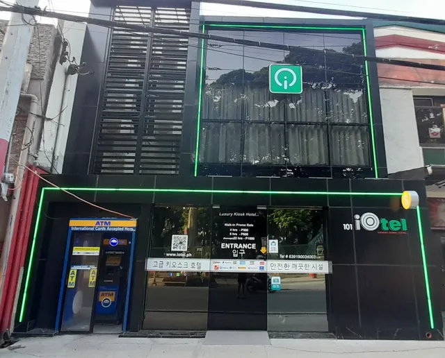 iOtel Luxury Kiosk Hotel