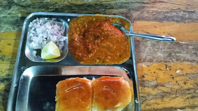 Shri Nath Pav Bhaji 116 CHPL Complex, Smriti Nagar