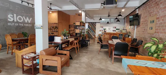 Slow Coffee (ກາເຟສະໂລ)