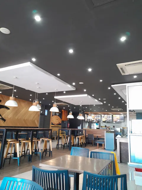 Steers Chatsworth Plaza