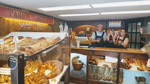 Forn Ca l'Enric Rupit Croissants Gegants