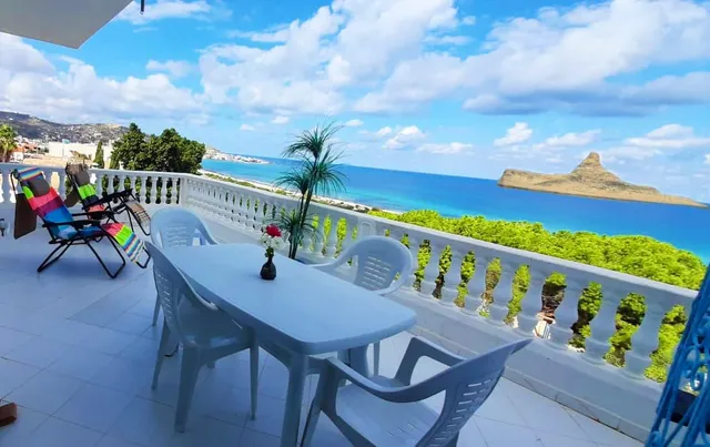 Tomoko & Salah.Rafraf