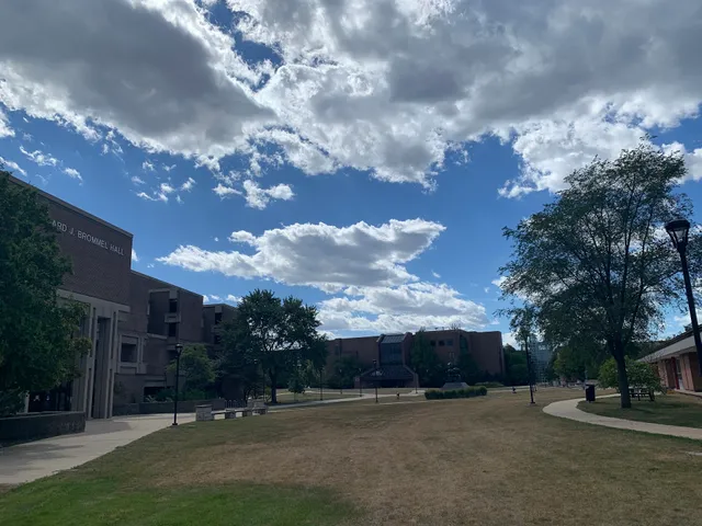 Northeastern Illinois University