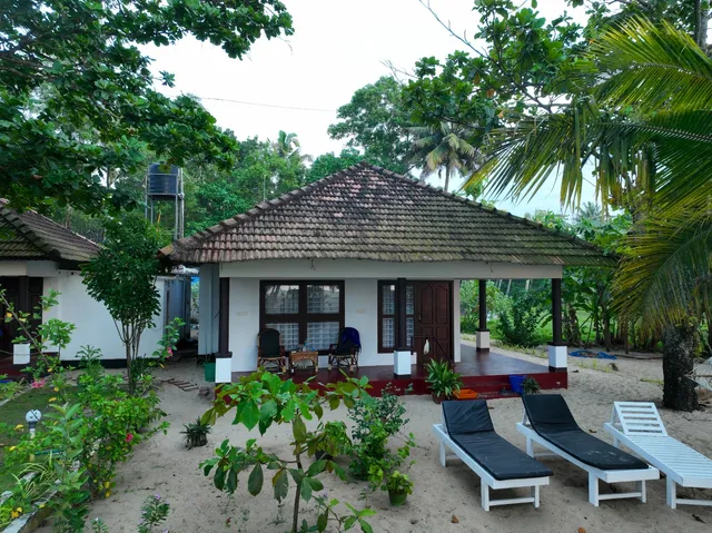 Marari Sea Lap Beach Villas