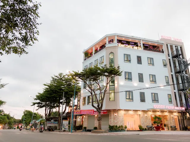 SUNNY Hotel - Hồ Tràm