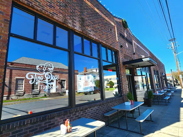 Two Dogs Taphouse